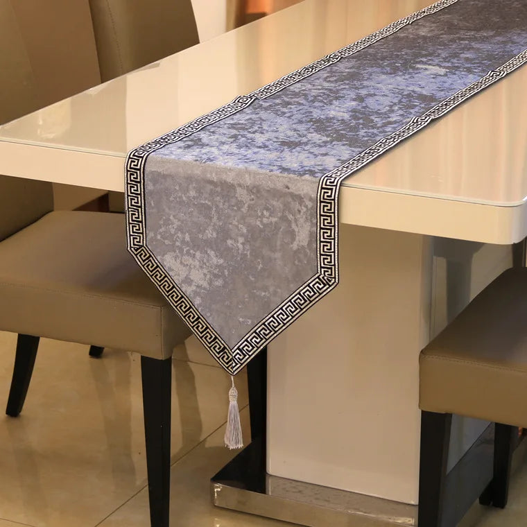 Chemin de Table en Lin Chinois gris