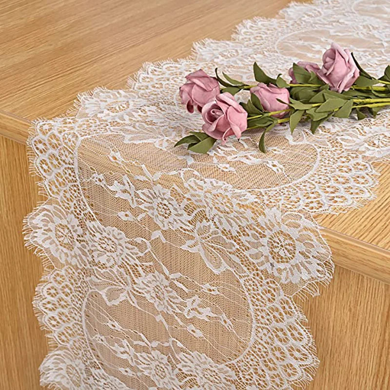 chemin de table en dentelle blanc