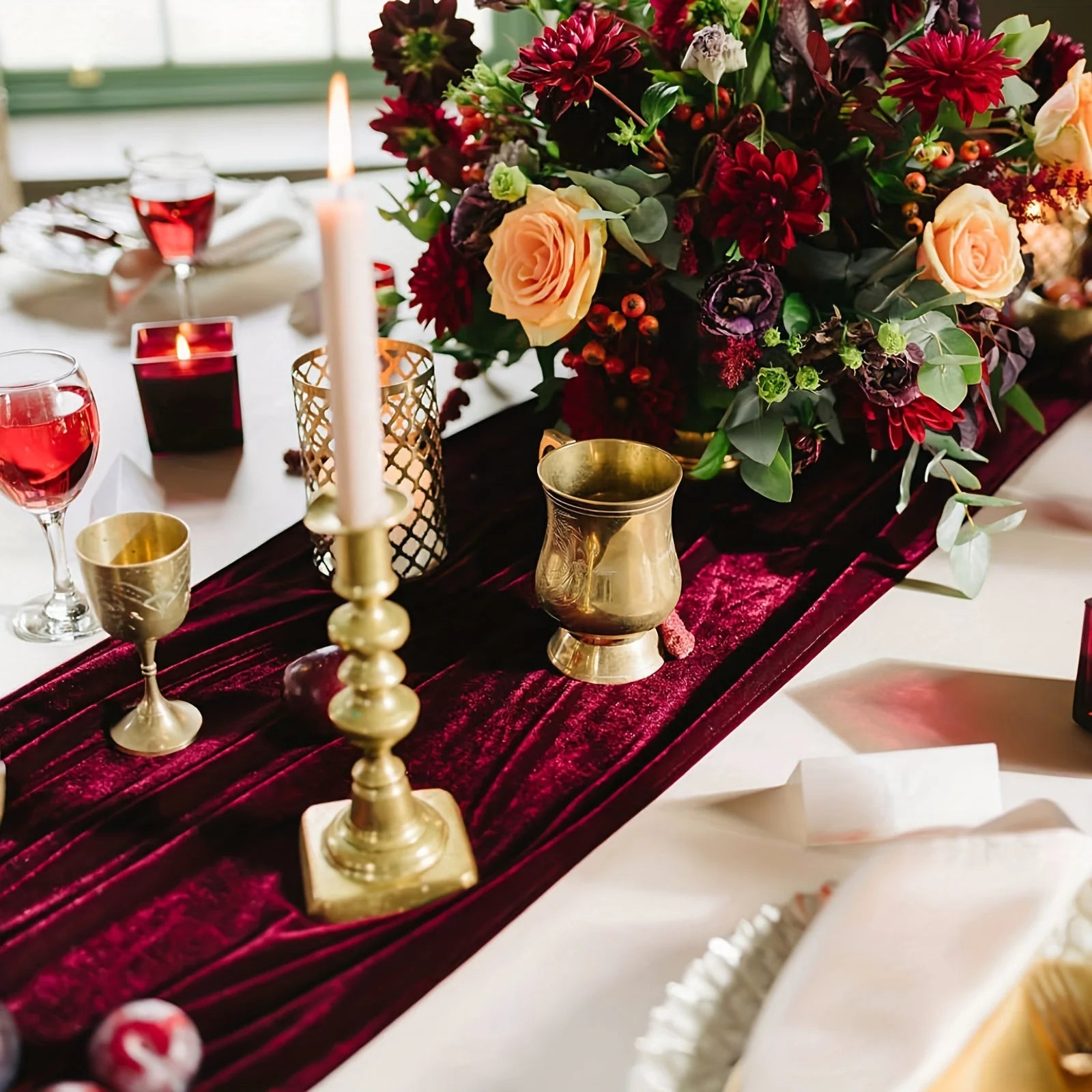 chemin de table velours pour mariage rouge